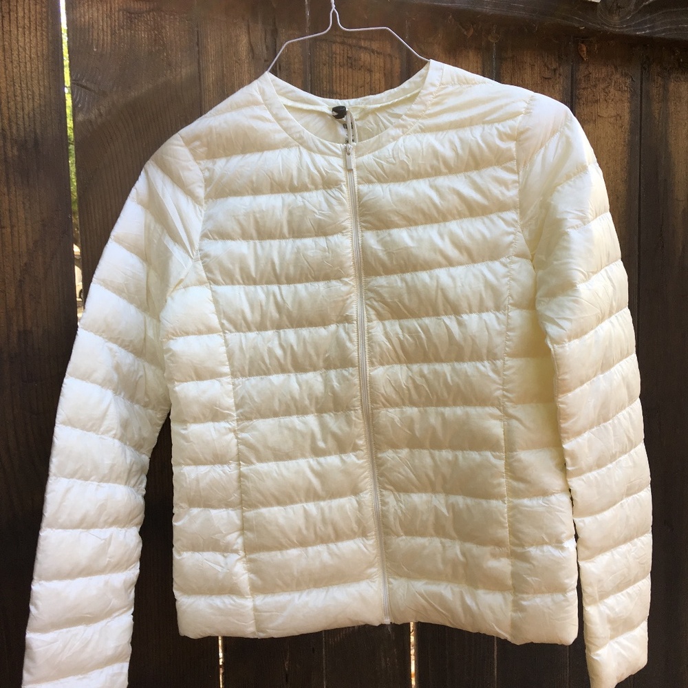 Uniqlo ivory ultra light down jacket with zipper